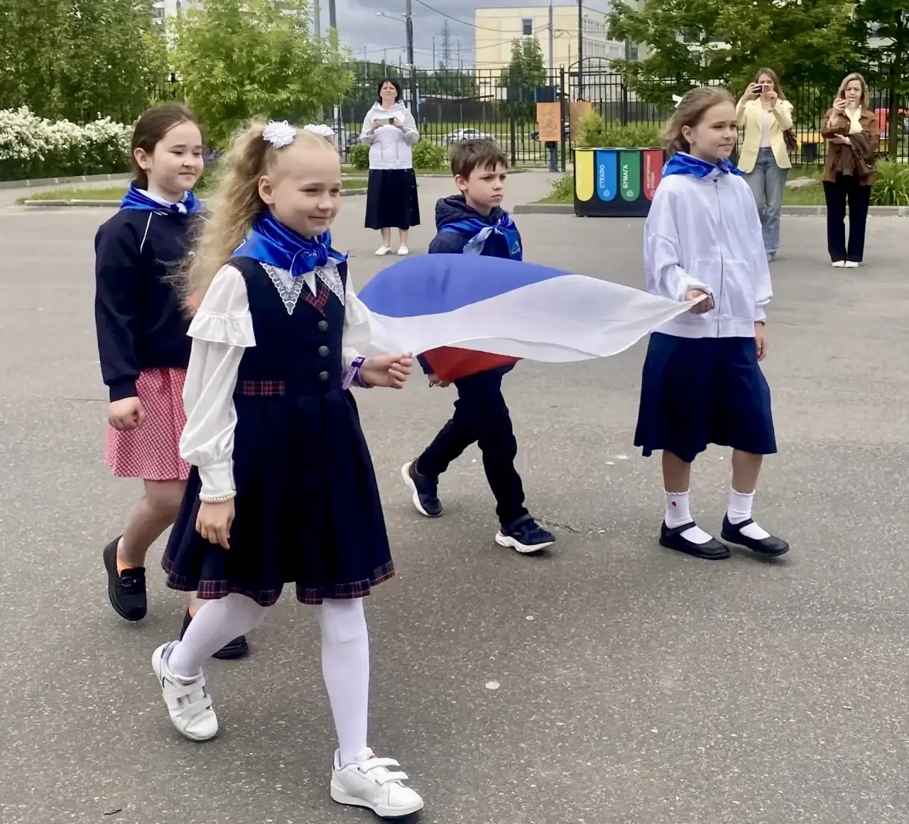 🇷🇺 Равнение на флаг!  В понедельник состоялась заключительная торжественная церемония выноса Государ