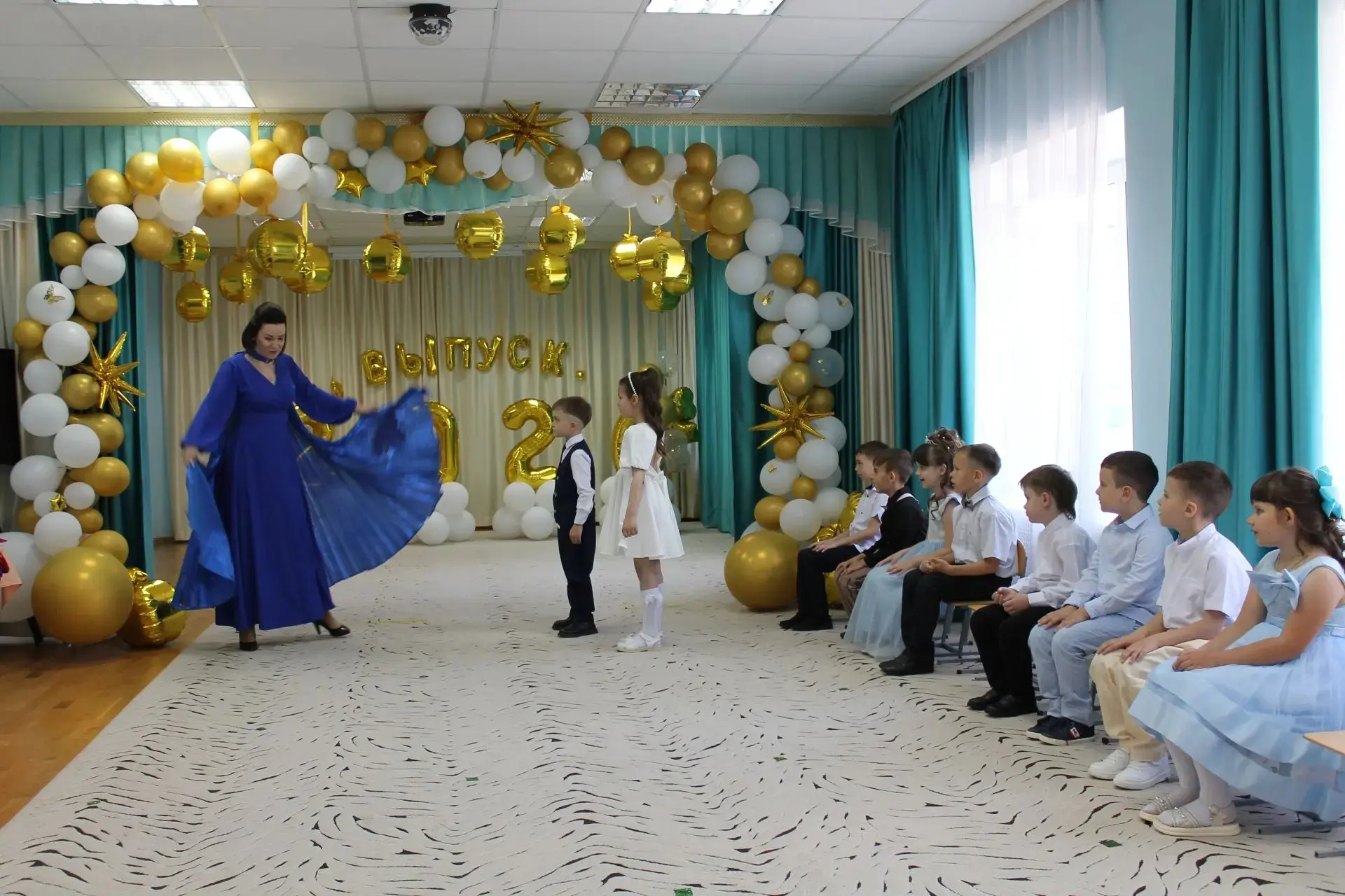 Свой первый выпускной отпраздновали выпускники логопедической группы «АБВГДейка». Ребят...