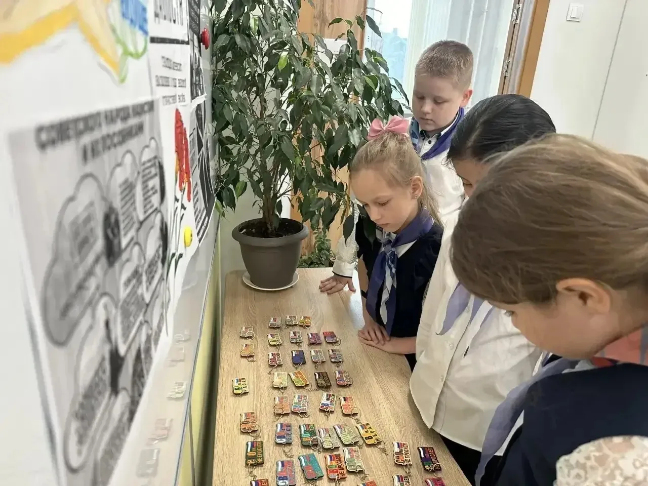 ✨Вместе к Победе: 3 «А» класс поддержал бойцов СВО  🤲🏻Ученики 3 «А» класса, в преддверии 9 мая, орга