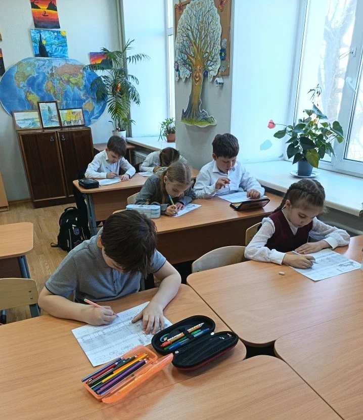 Космический расчет: День математики в начальной школе! 🧮🚀🌕  Предметная неделя в филиале начальной шк