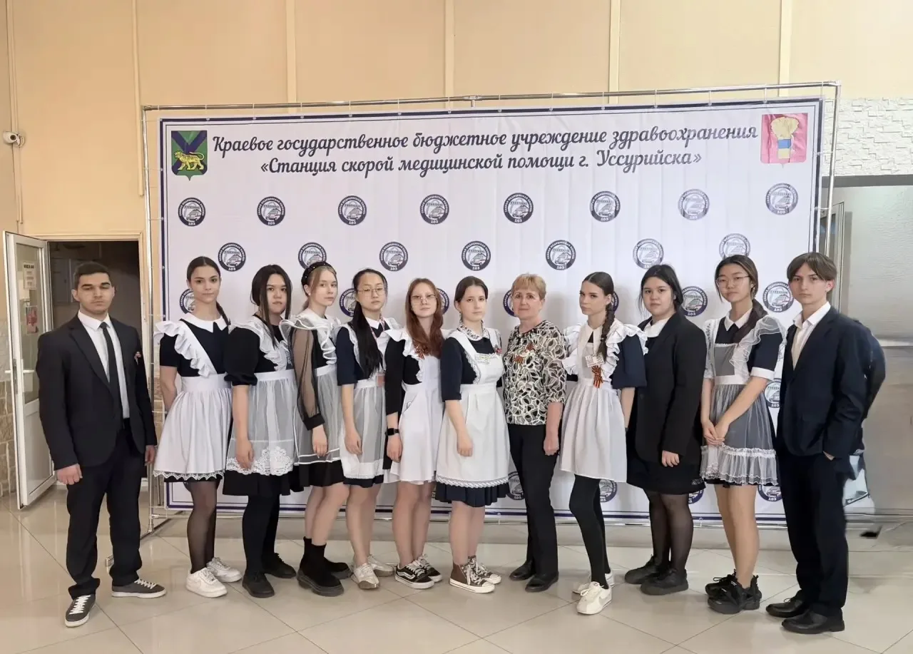 🚑Учащиеся 11Б и 11В классов стали частью уникального мероприятия — Дне рождения службы скорой помощи