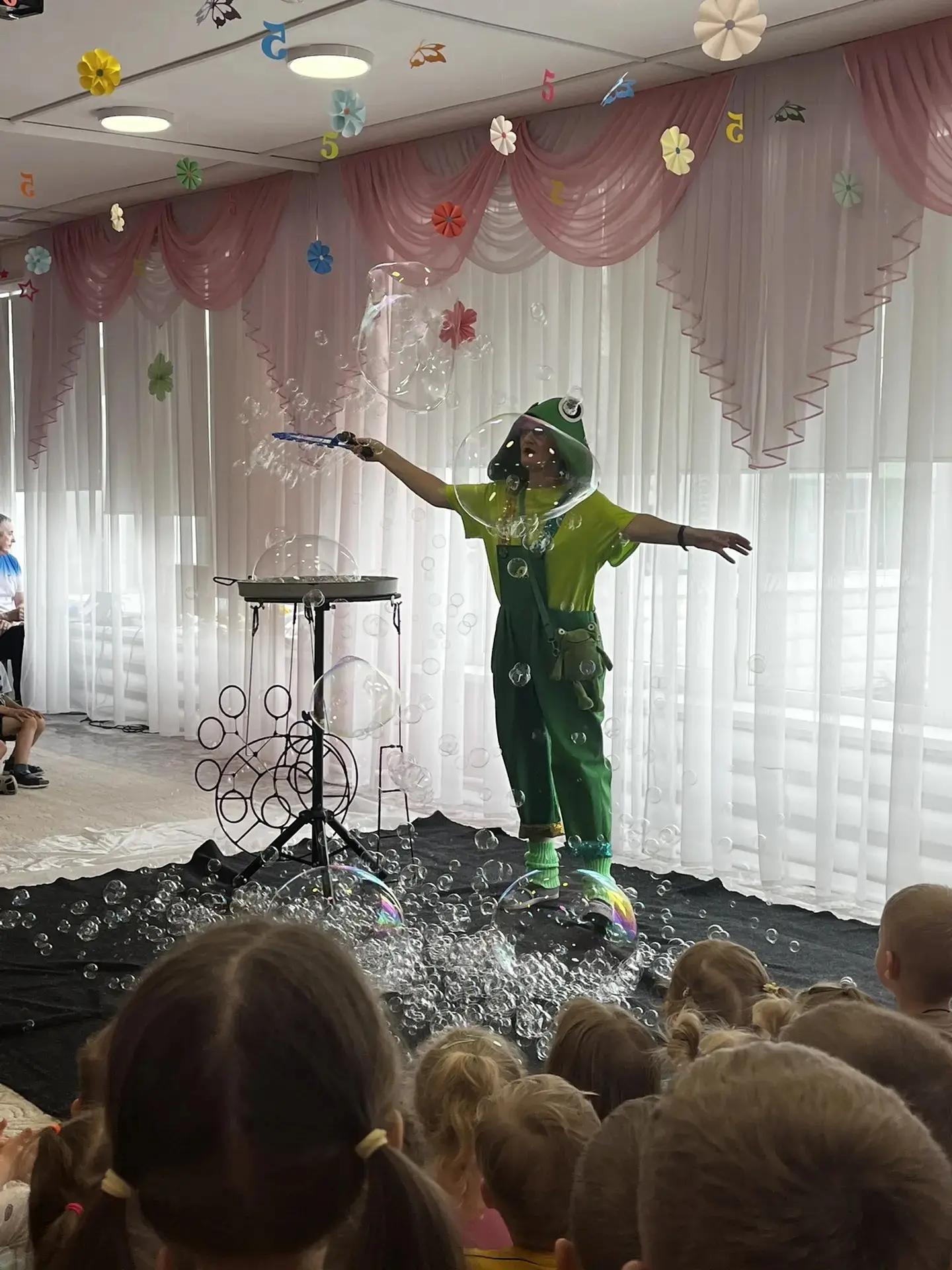 🎪 В нашем саду — НАСТОЯЩИЙ ЦИРК!

📌Сегодня наш день превратился в невероятное шоу! К нам в гости п