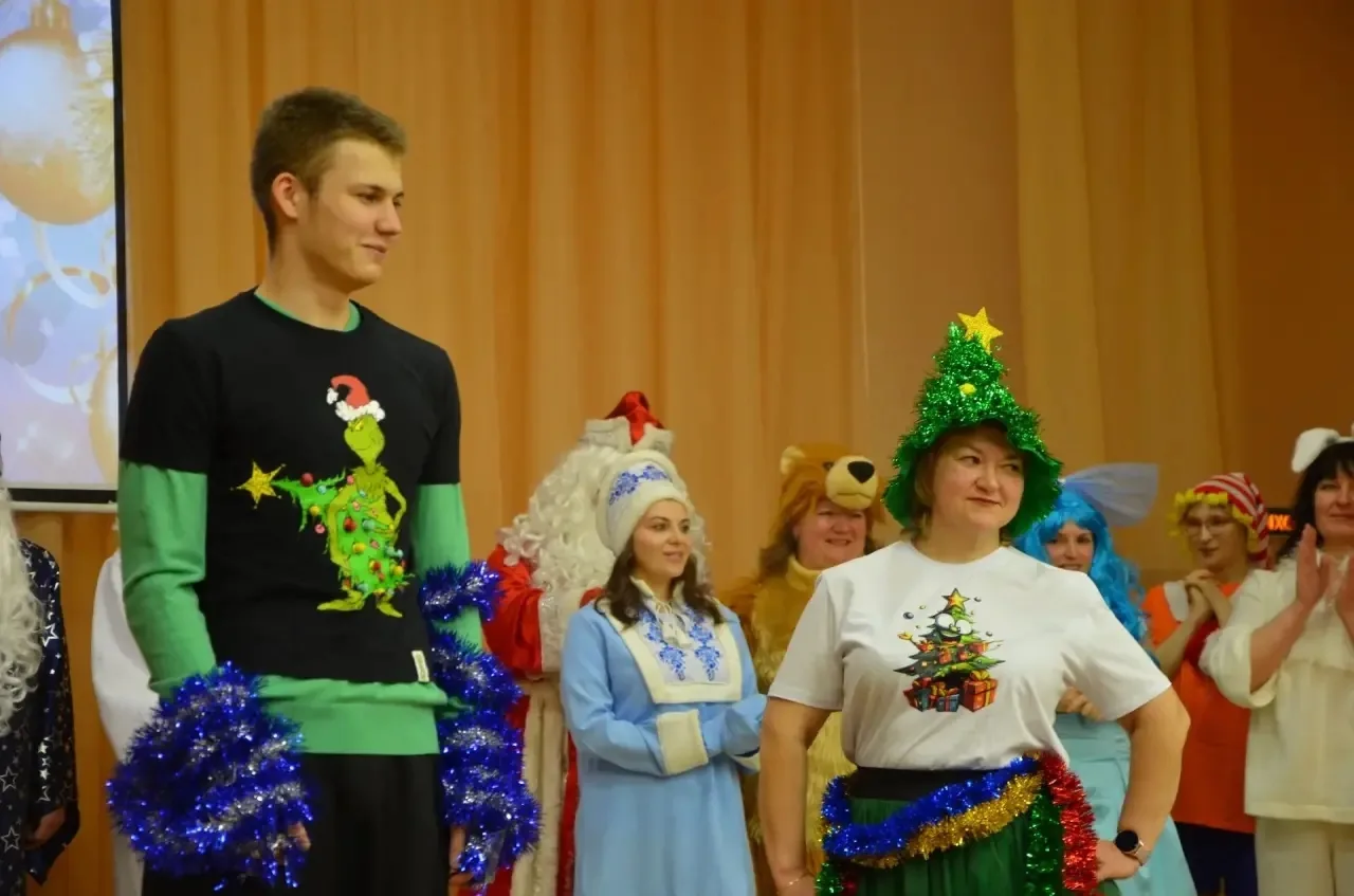 27.12.2025 Для учеников 10-11 классов прошел долгожданный и всеми любимый традиционный КВН «Новогодн