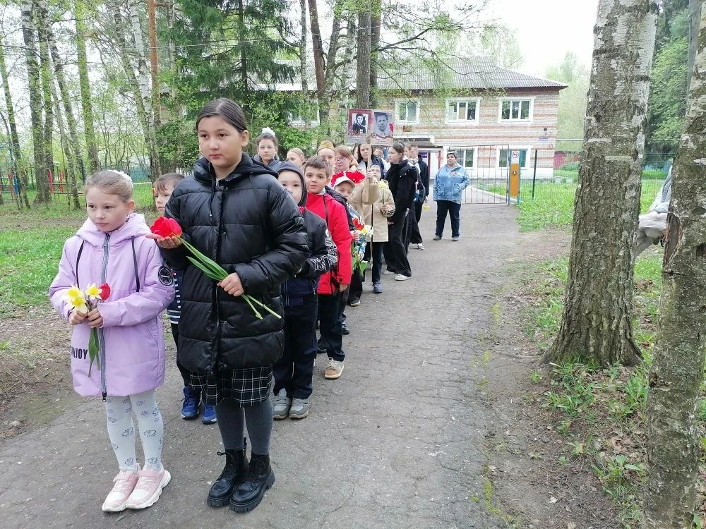 Учащиеся Сосновоборской школы приняли участие в торжественном митинге, посвящённом 81-й...