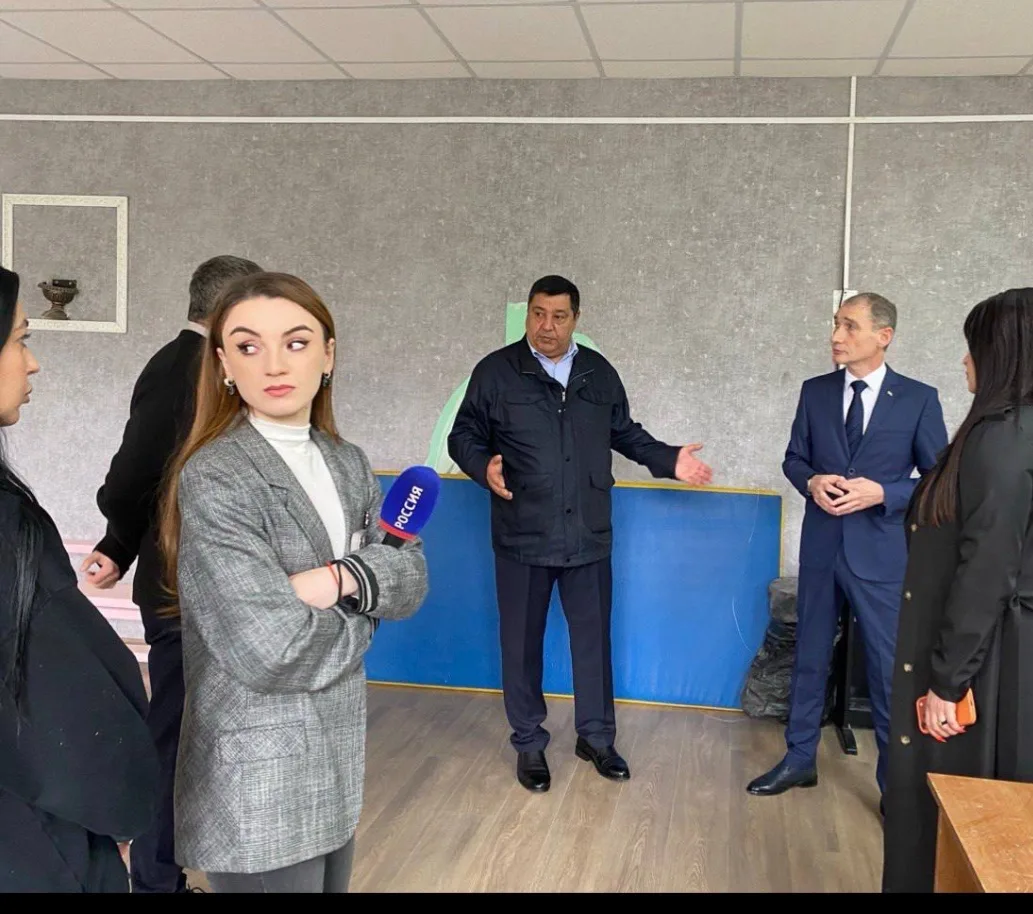 Новая электропроводка, полы, потолки и двери, полностью отремонтированные санузлы во вс...