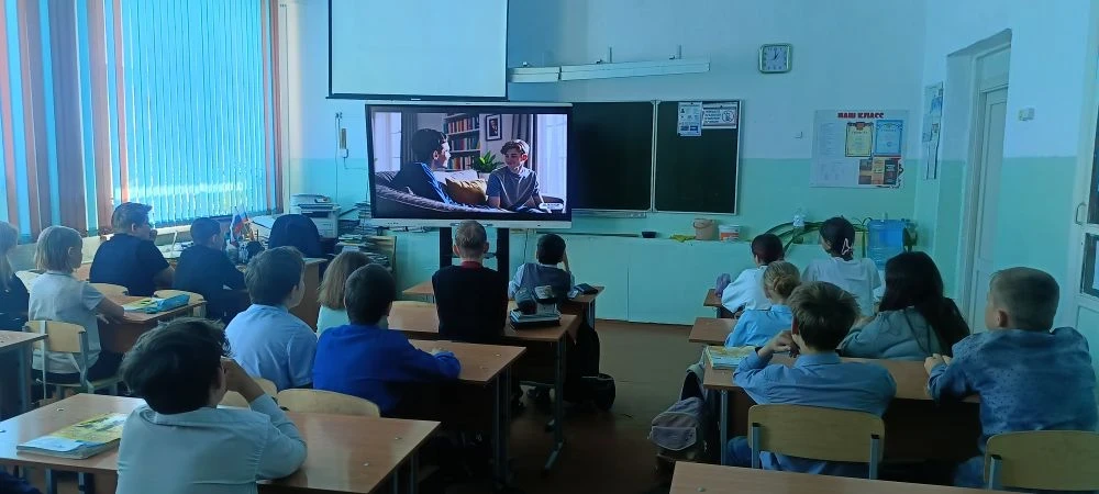 ❗️Сегодня учащиеся 5–11 классов приняли участие в краевом онлайн-уроке «Навигатор безоп...