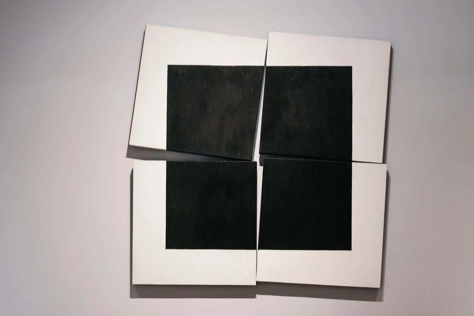 Александр Юликов. Чёрный квадрат. 1983 (2000). ГТГ