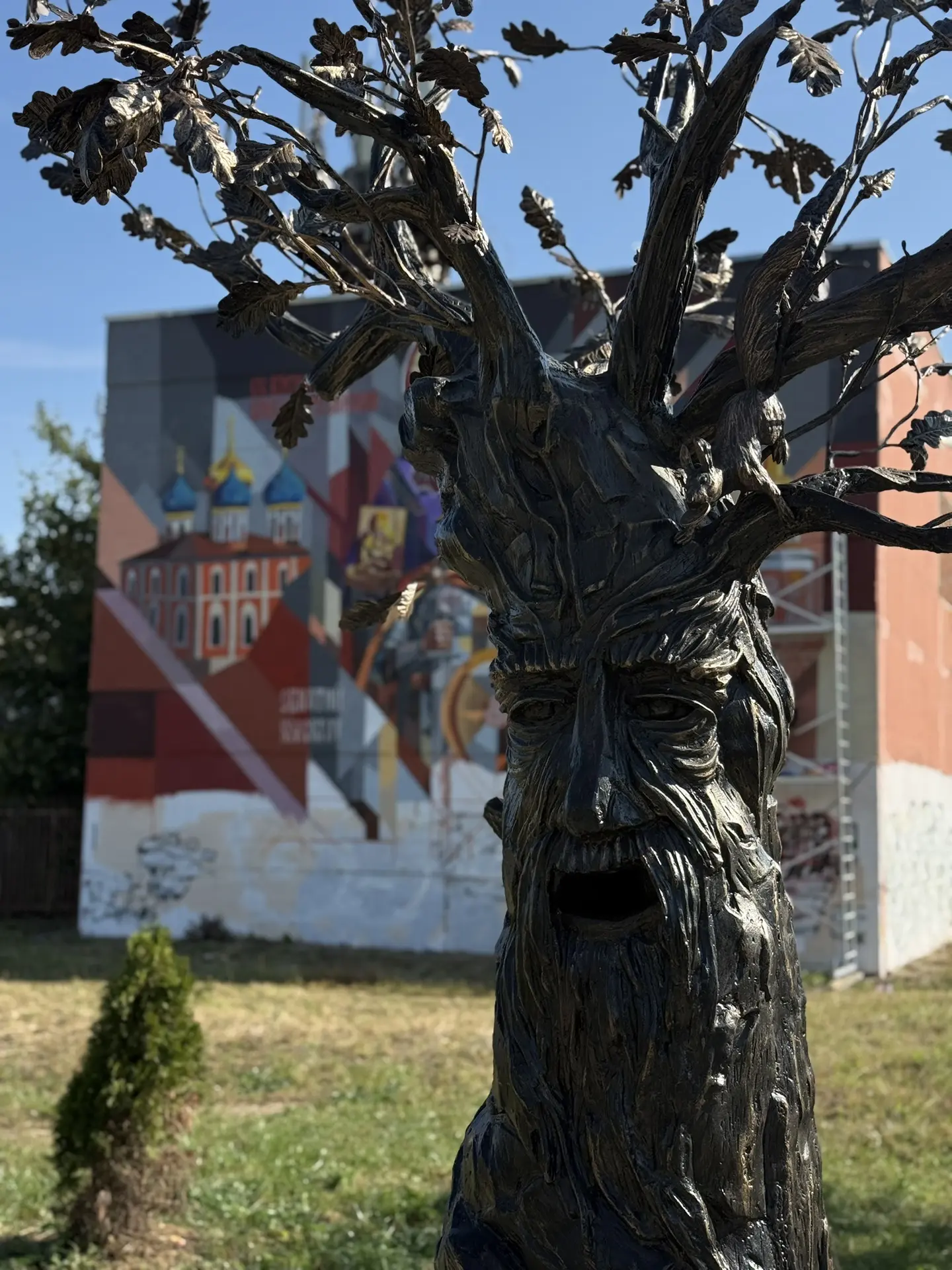 🌳 Открытие нового мурала на ЦТП и создание железного дуба