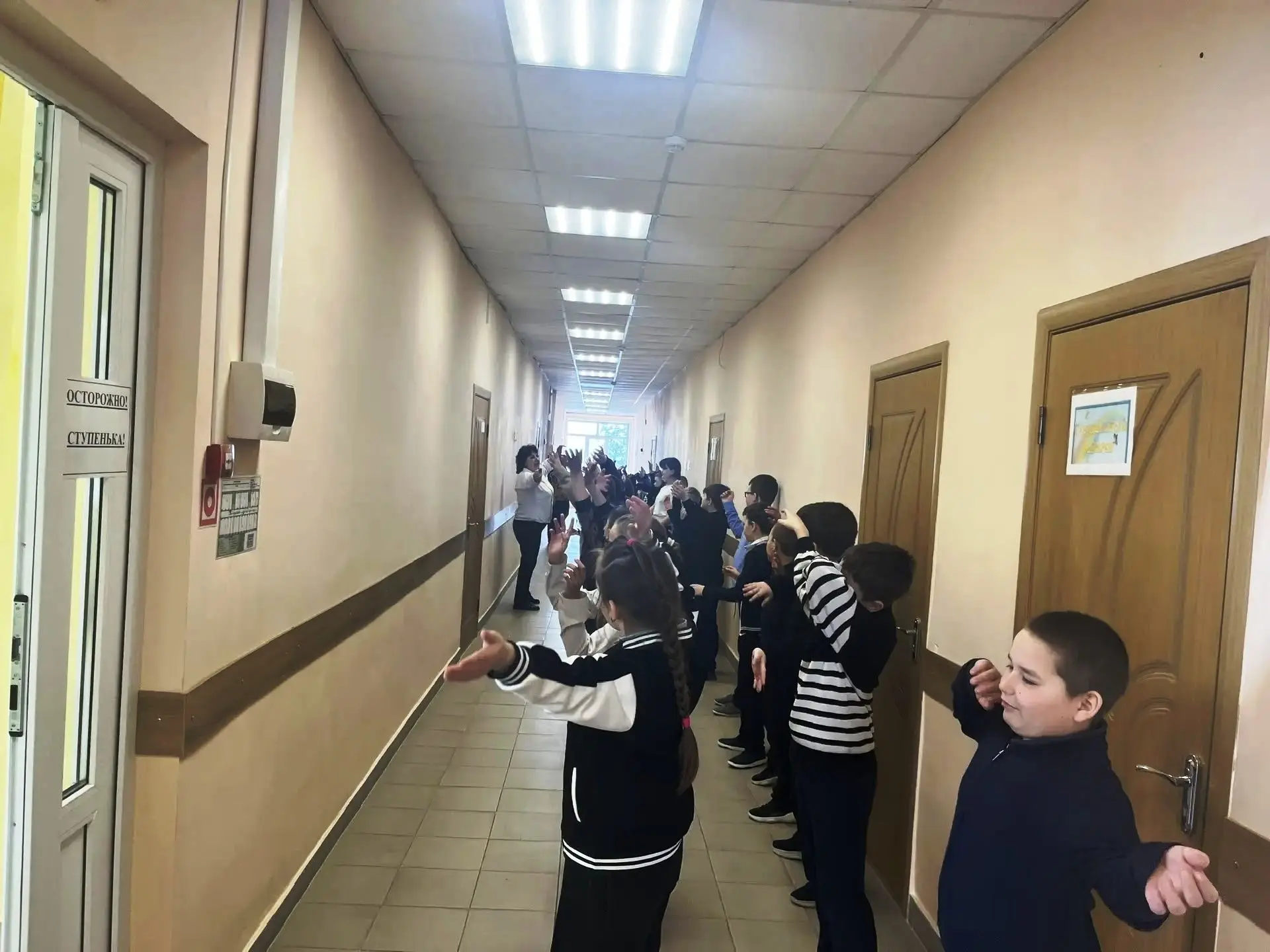 В преддверии Всемирного дня поэзии (21 марта) в Дросковской школе прошли яркие мероприя...