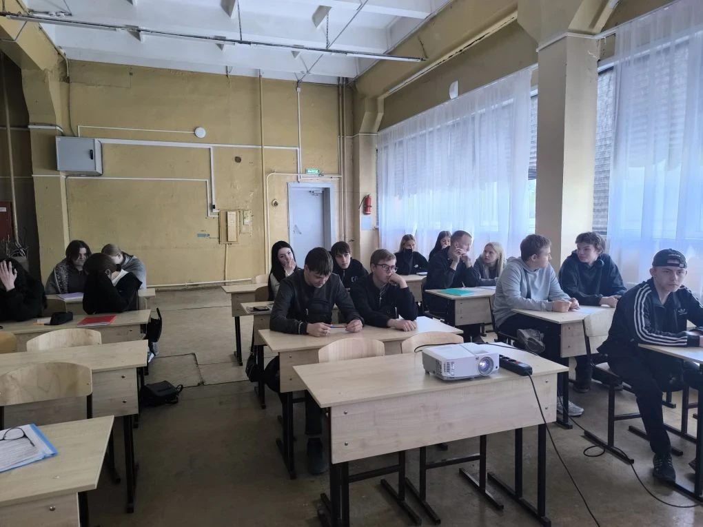 🧪 Химия — это не скучно! 🧪

👆 Кто сказал, что наука — это только формулы и бесконечные опыты?! В 