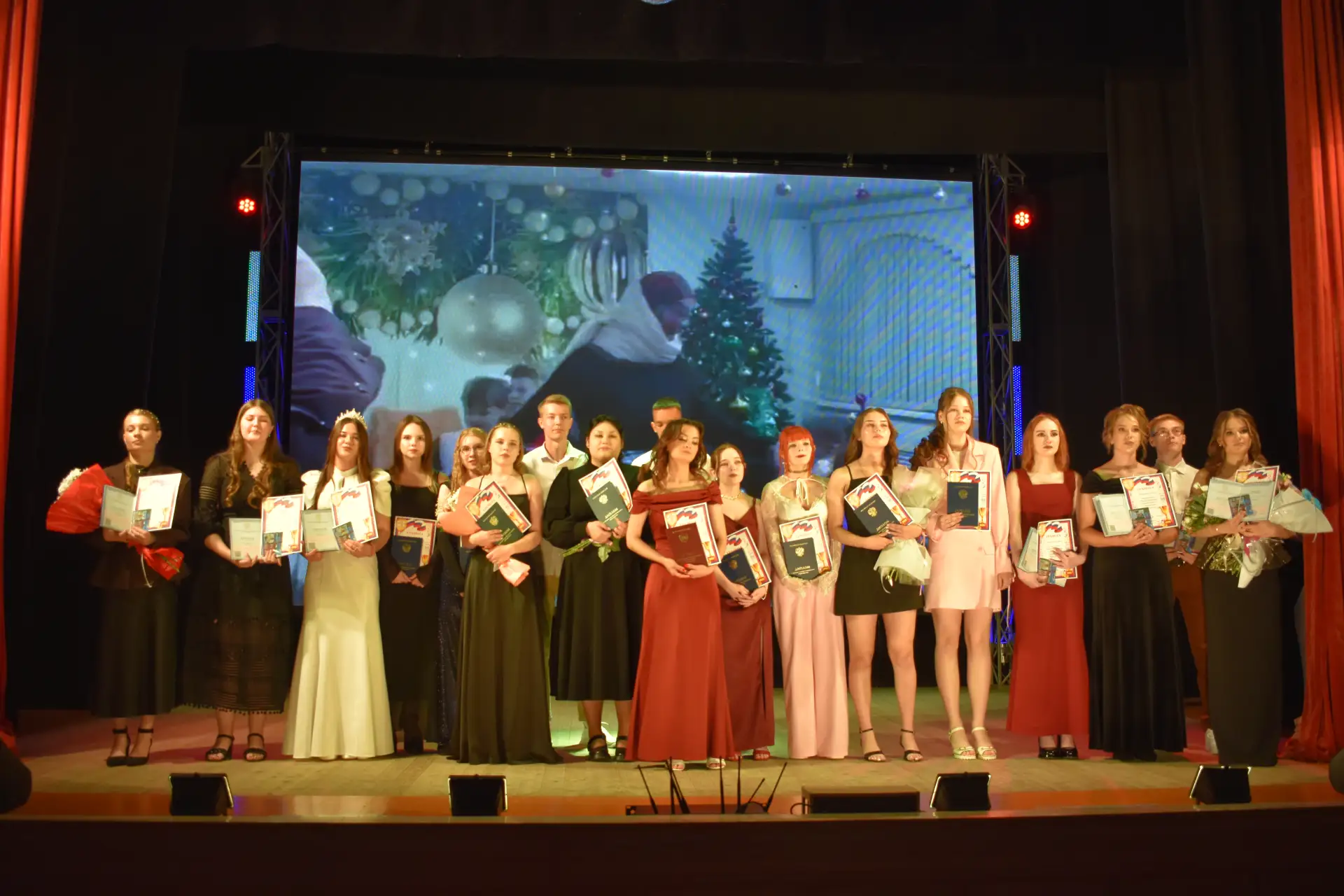 29 июня в городском Доме культуры прошёл выпускной вечер каменского филиала Пензенского областного м