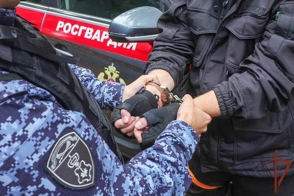 ⚔️ Во Владикавказе сотрудники вневедомственной охраны Росгвардии задержали агрессивного...