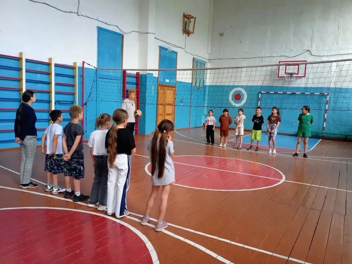 🏃‍♂️ Быстрее, выше, сильнее: День спорта в нашем лагере! 🏆
Сегодня  наш лагерь превратился в насто