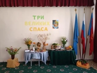 В Центре социального обслуживания населения открылась выставка «Дары солнечного лета», ...