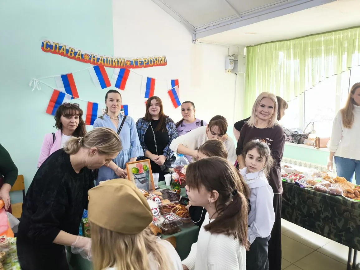🇷🇺 27 февраля в нашей школе прошло знаковое событие — торжественное закрытие месяца оборонно-массово