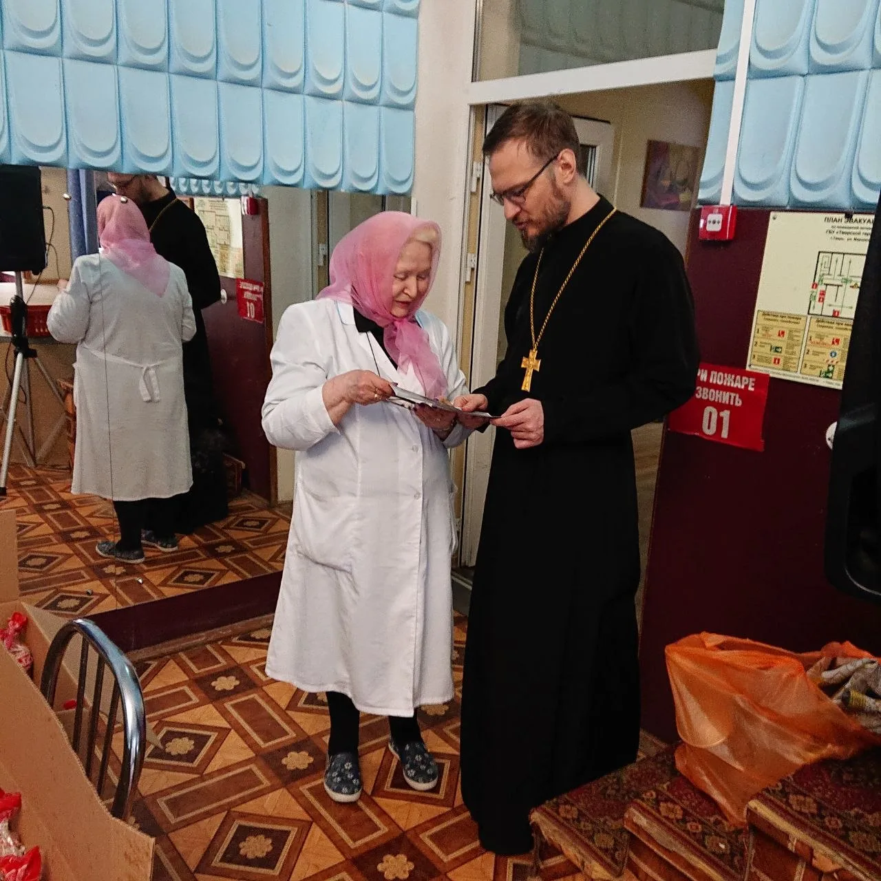 Мои родные, сегодня по нашей доброй традиции подарили куличи в Геронтологический центр. Спасибо кажд