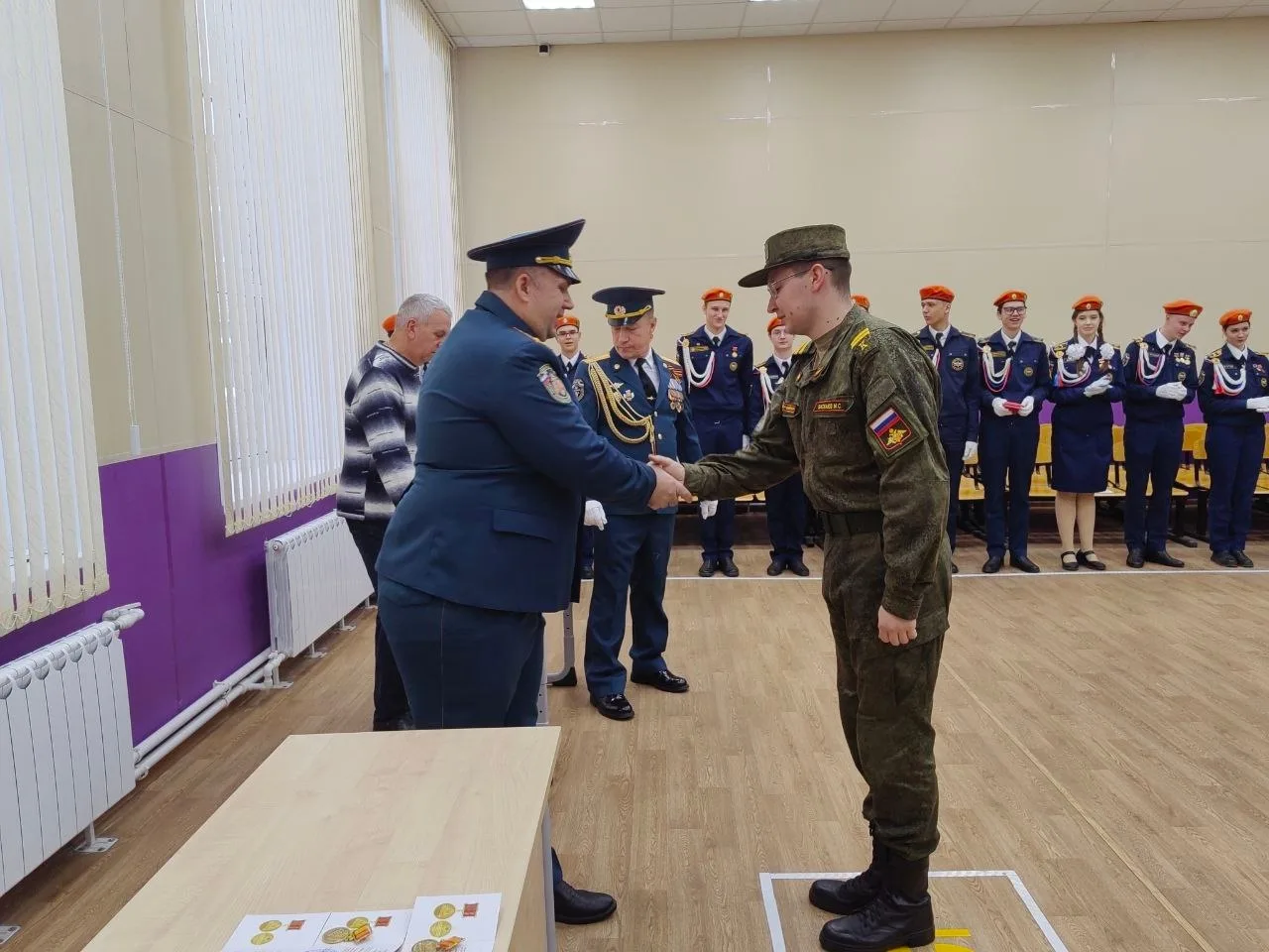 Торжественный развод кадетской пожарно-спасательной роты МЧС ✨  📆 Сегодня в актовом зале нашей школы