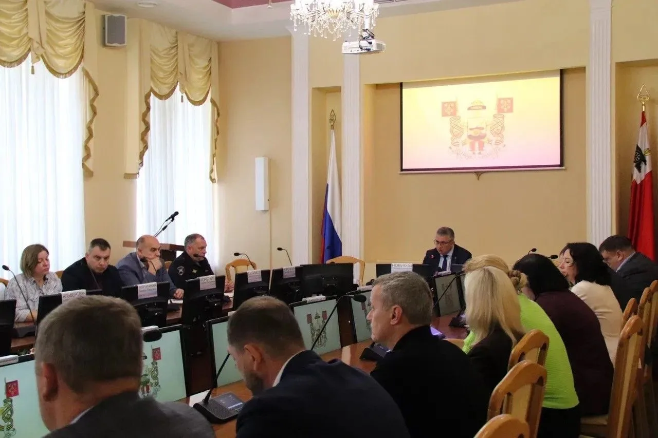 Мэр Смоленска раскритиковал работу теплоэнергетиков за несоблюдение сроков отключений