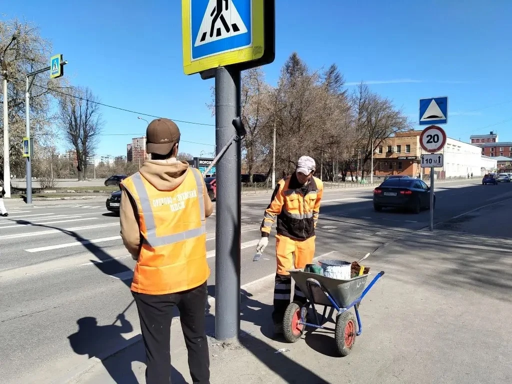 Не дожидаясь общеокружного апрельского субботника, уже приступили к комплексному наведению порядка н