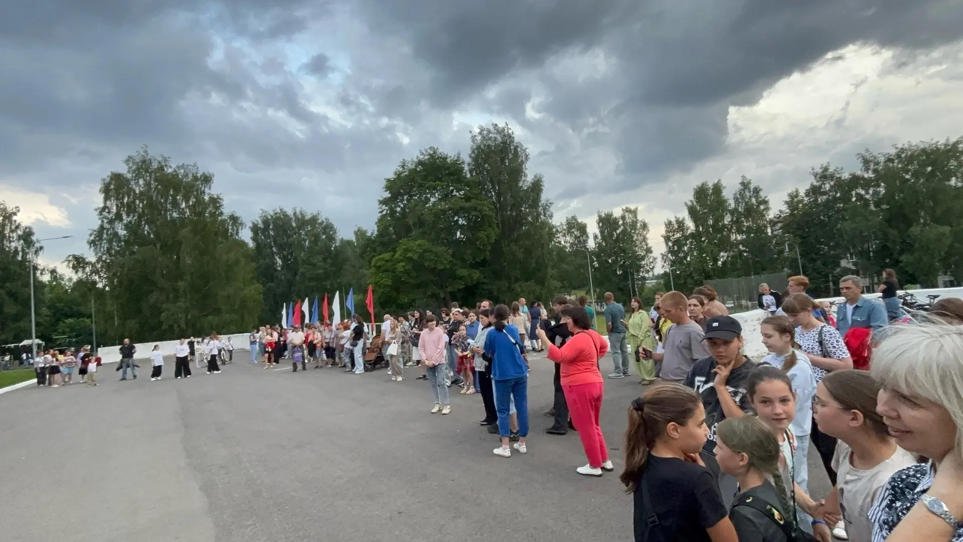 Несмотря на непогоду, мы это сделали 🌧️💪
Провели нашу первую концертно - развлекательную программу
