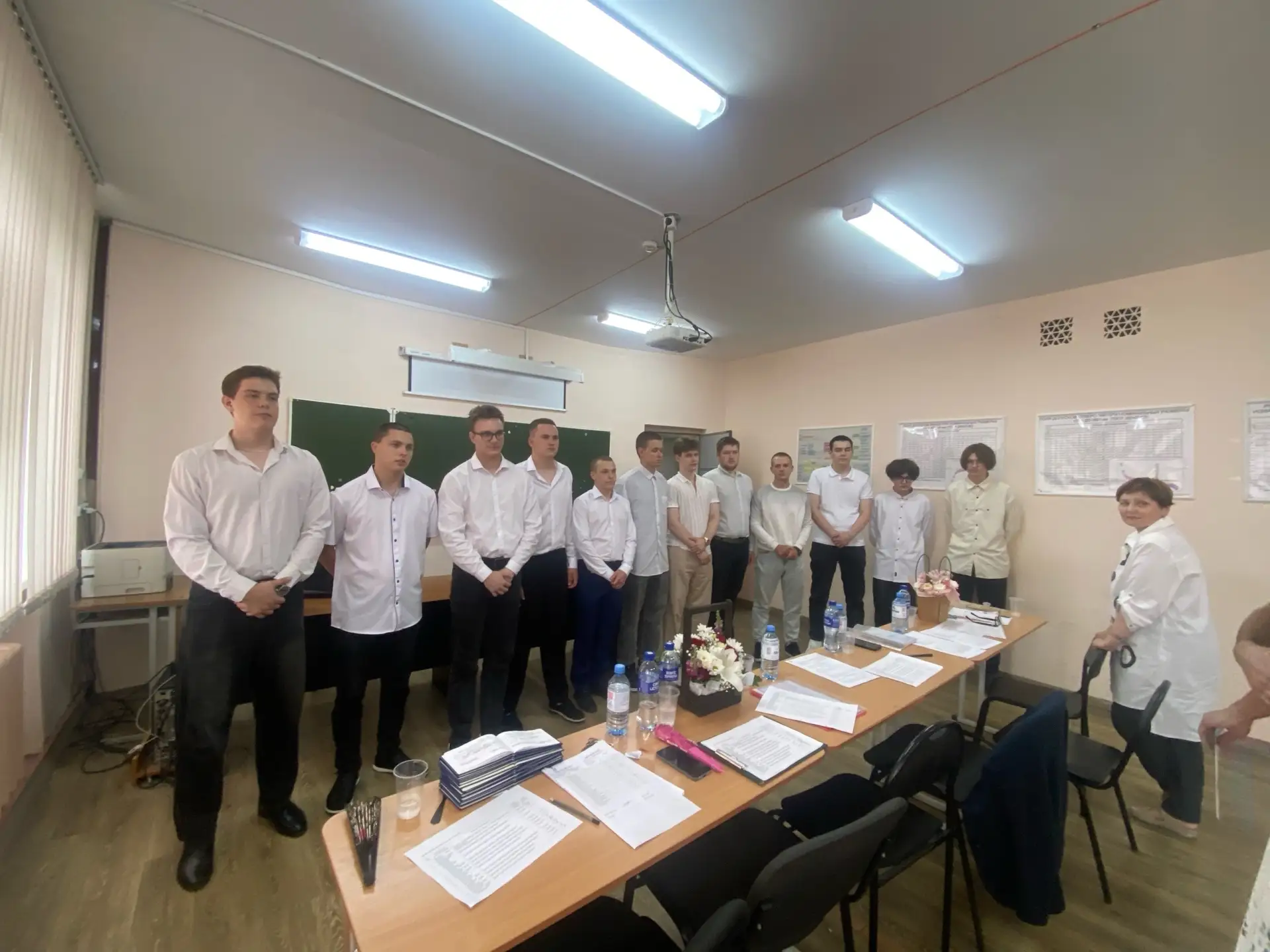 СВАРКА — ЗАЩИТА ДИПЛОМОВ

Как студенты 407-й группы доказывали профессионализм на защите дипломов

Г