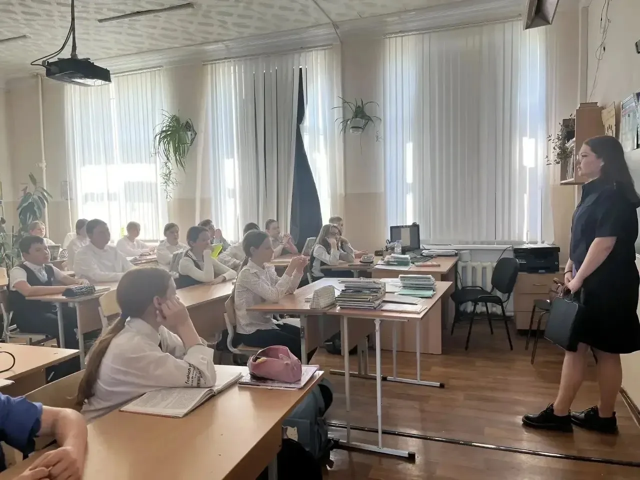 👮🏻‍♀️Инспекторы ПДН провели профилактические лекции для школьников в рамках акции "Подросток"  👥В ра