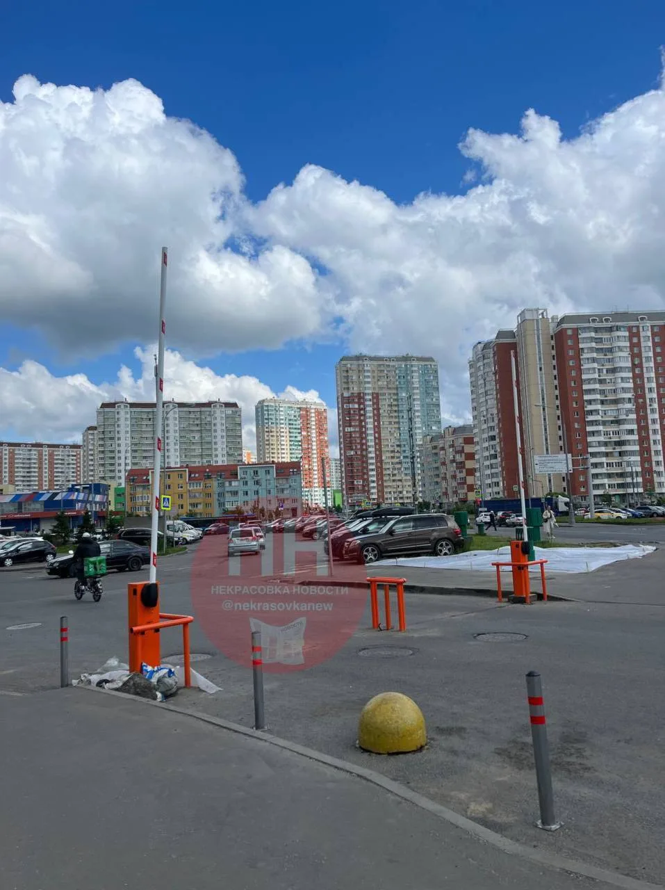 🚘 Плату за шлагбаум во дворах ввели в Москве
