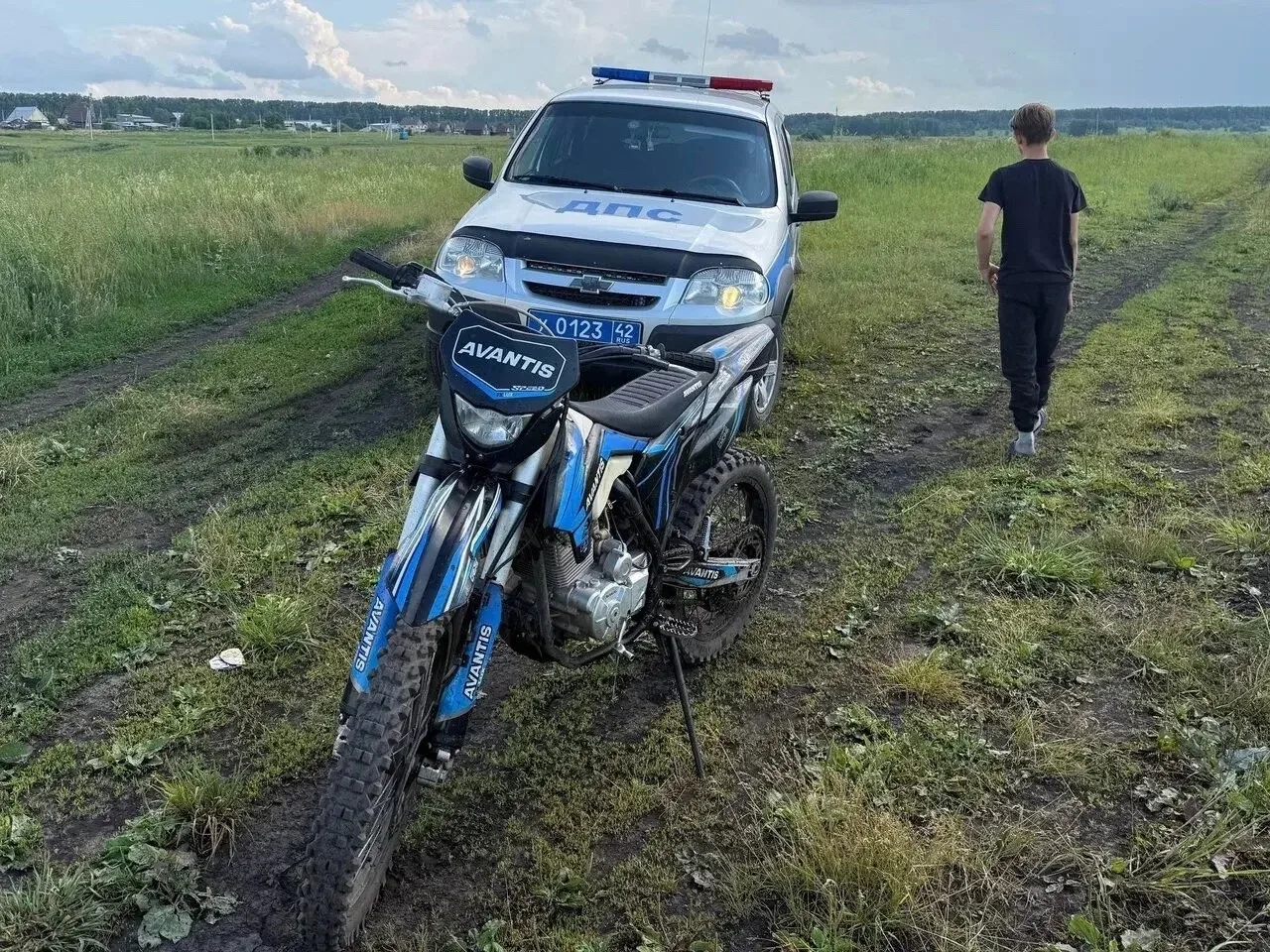 🏍 Вблизи города Топки сотрудниками Госавтоинспекции на полевой дороге остановлен несов...