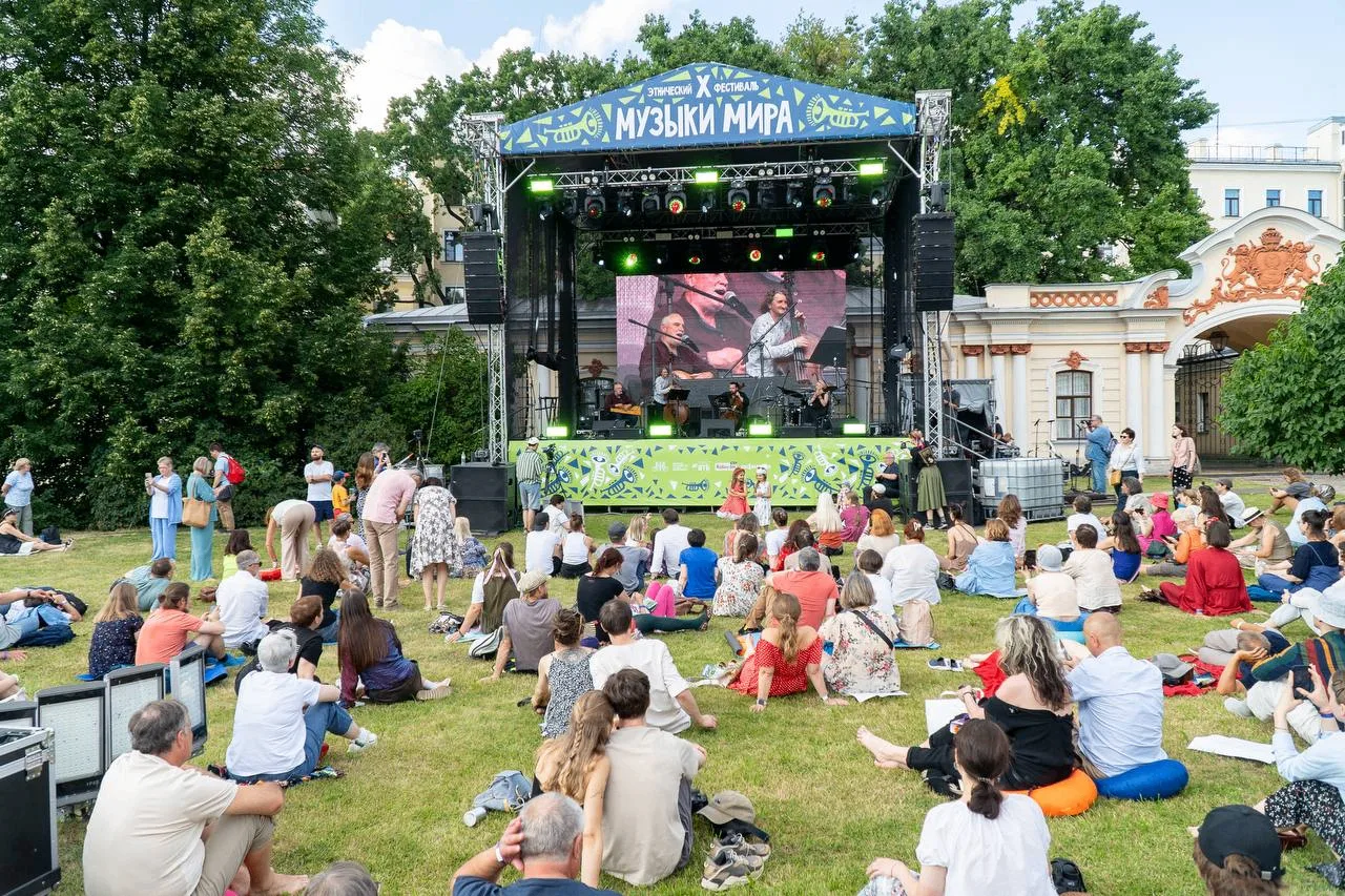 #1августа #фестивали

Open-air фестиваль "Музыка мира" в Шереметевском саду

Во дворике Шереметьевск
