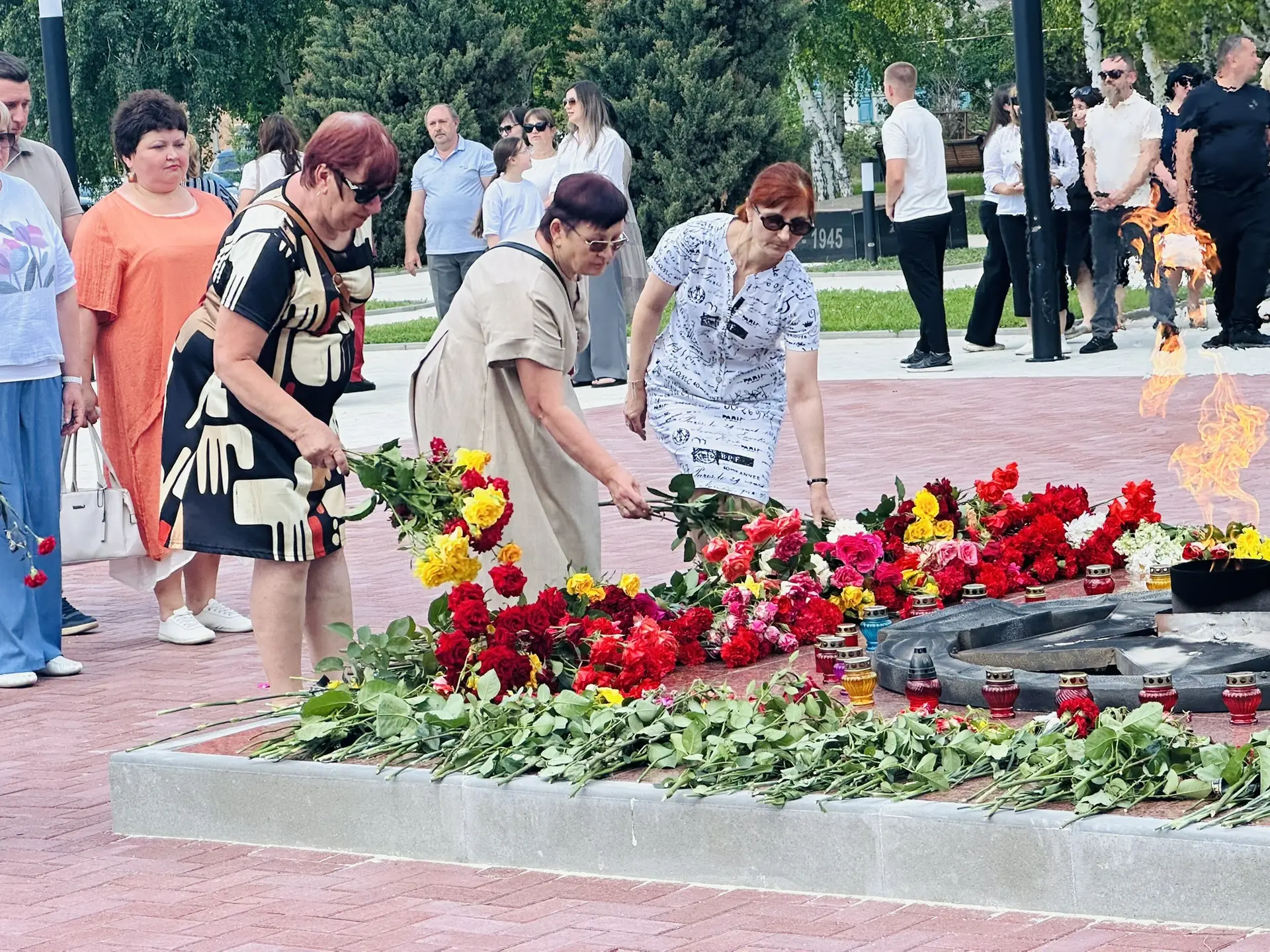 Коллектив МБОУ СОШ №9 приняли участие в памятном митинге,посвященном Великой Отечественной войне….