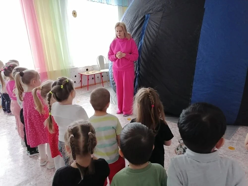🌓Сегодня, Центр развития ребёнка - детский сад "Колосок" посетил мобильный купольный планетарий! Реб