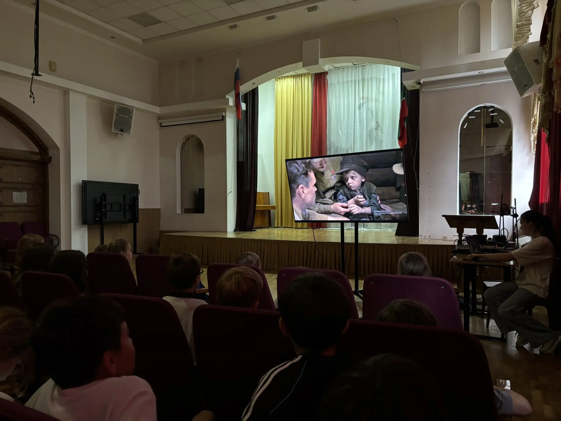 В продолжение Дня памяти и скорби, 23 июня в лагере «Орлята» для ребят был организован просмотр филь