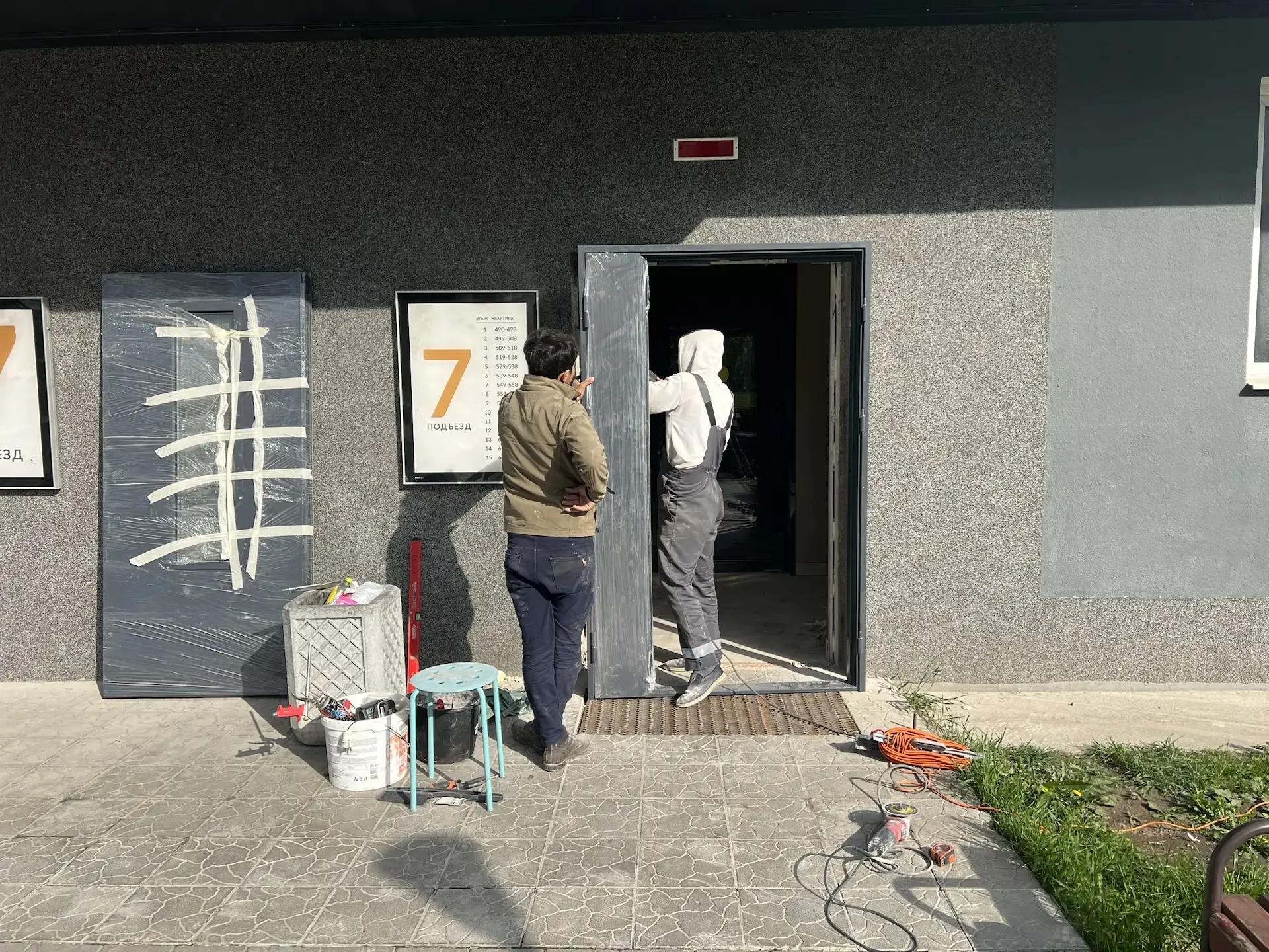 🚪 Меняем входные двери: безопасность и комфорт превыше всего