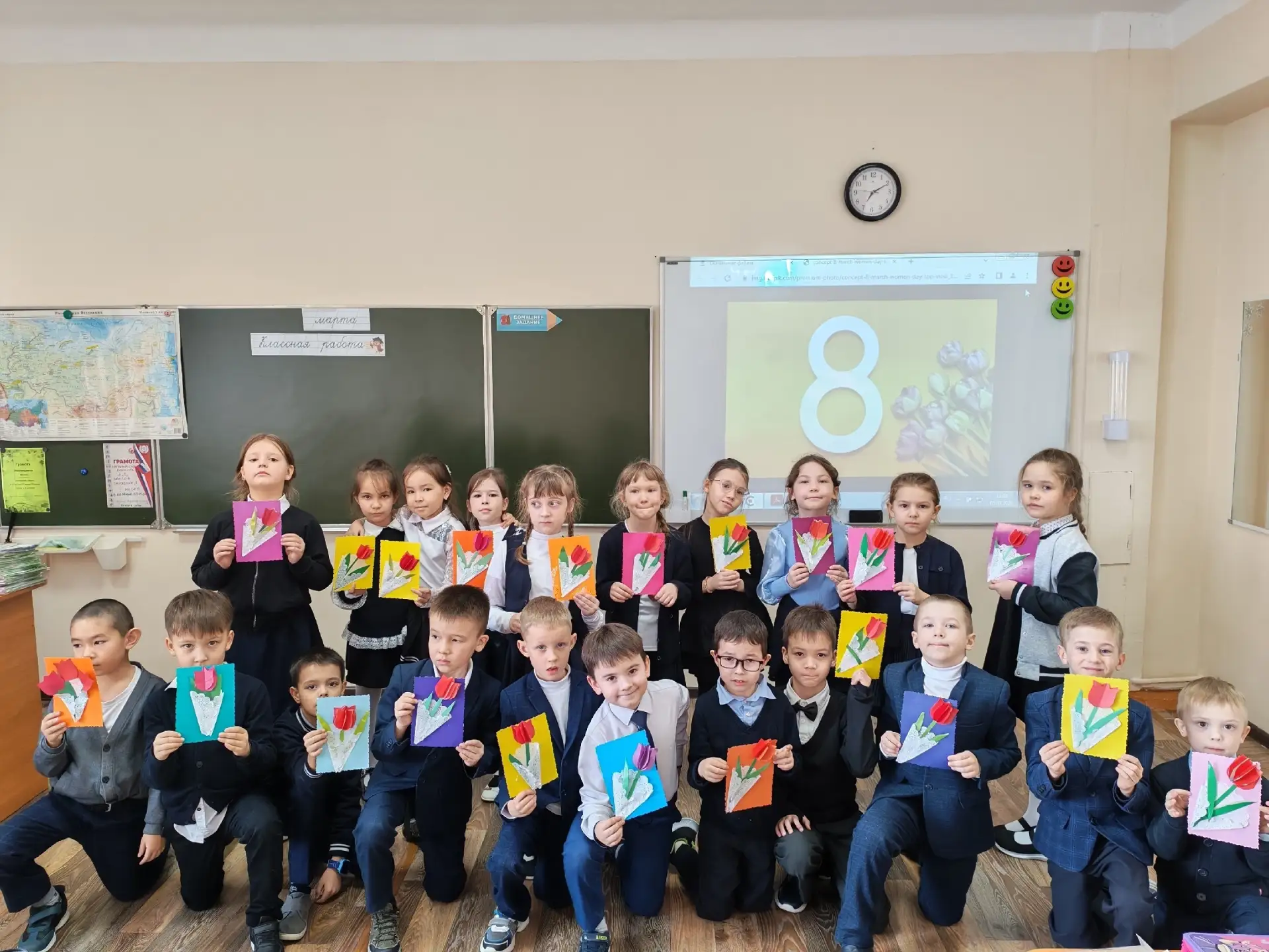 💐 8 марта- Международный женский день.  🇷🇺🌷В современной России Международный женский день остается 