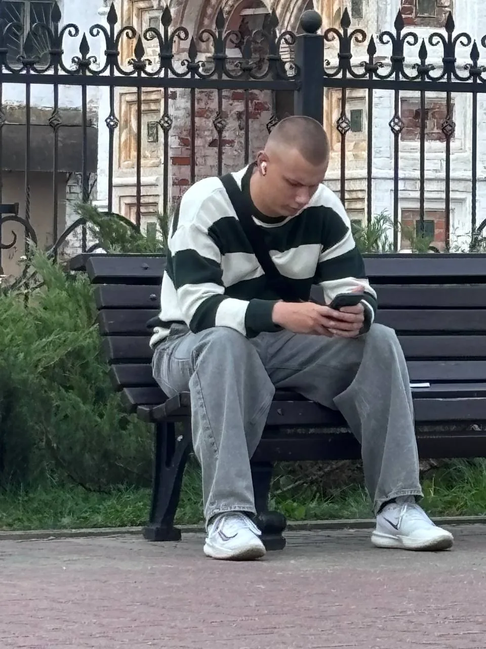 анонимно
