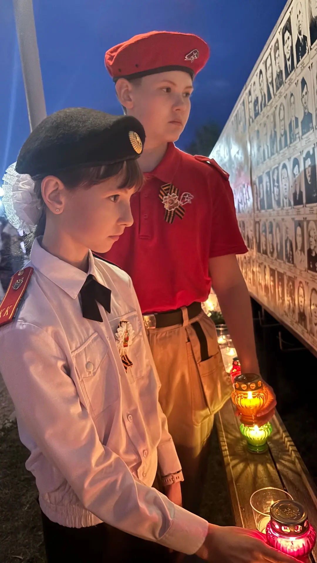 Свеча памяти 🕯    Кажется, это всего лишь минута тишины и маленький огонёк. Но в этом пламени — стол
