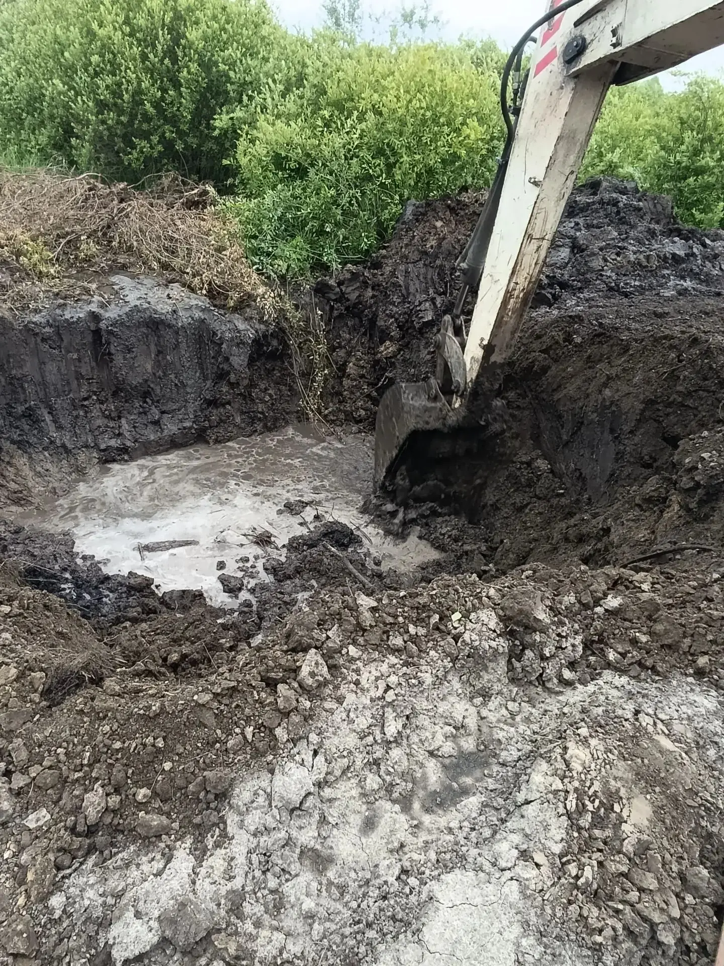 АО Водный Союз : 

В Кургане ликвидируют 2 аварии на магистральном водоводе: задействованы 16 специа