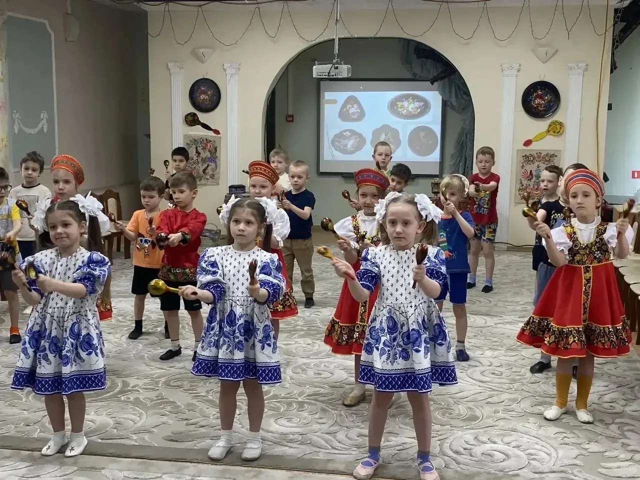 🎨 Народные промыслы в Корпусе 3: путешествие в мир традиций  Эту неделю в Корпусе 3 посвятили народн