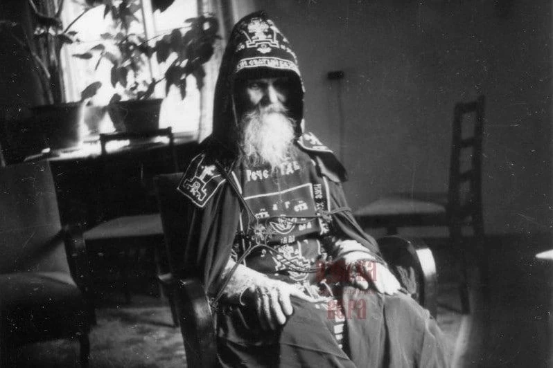 🌿 Никому о себе не рассказывай, не делись — могут не понять, а спорить и доказывать — ...