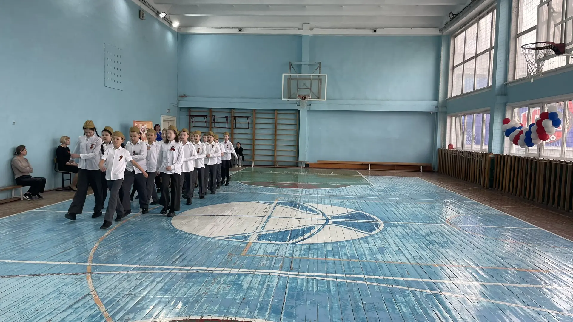 🎊Смотр строя и песни «Аты-баты» в 4 классах🎊  Дорогие ученик , учителя и родители!  Сегодня в нашей 