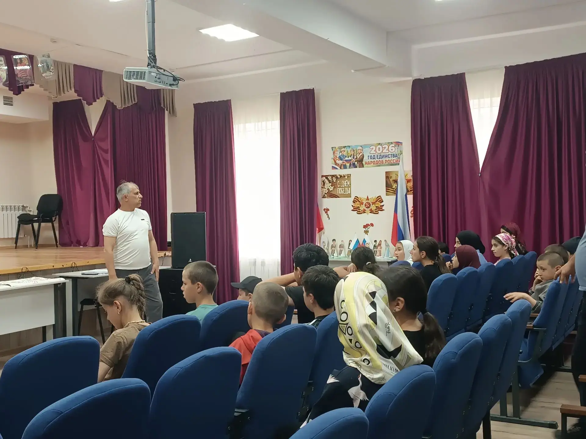 После просмотра провели обсуждение фильма, беседовали на тему Отечественной войны. Бесе...