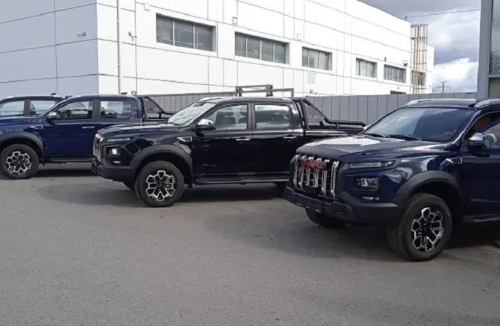 Пять пикапов из Волгоградской области отправили в зону СВО