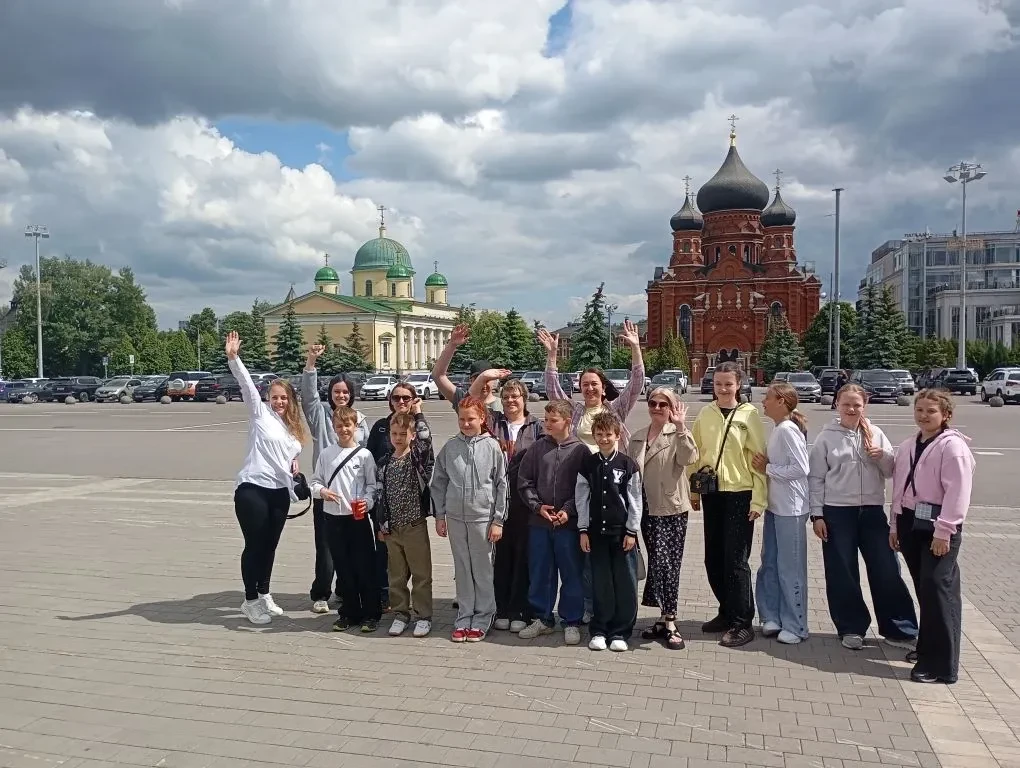 1 июня, в День защиты детей, ученики 5А класса вместе с родителями и классным руководит...