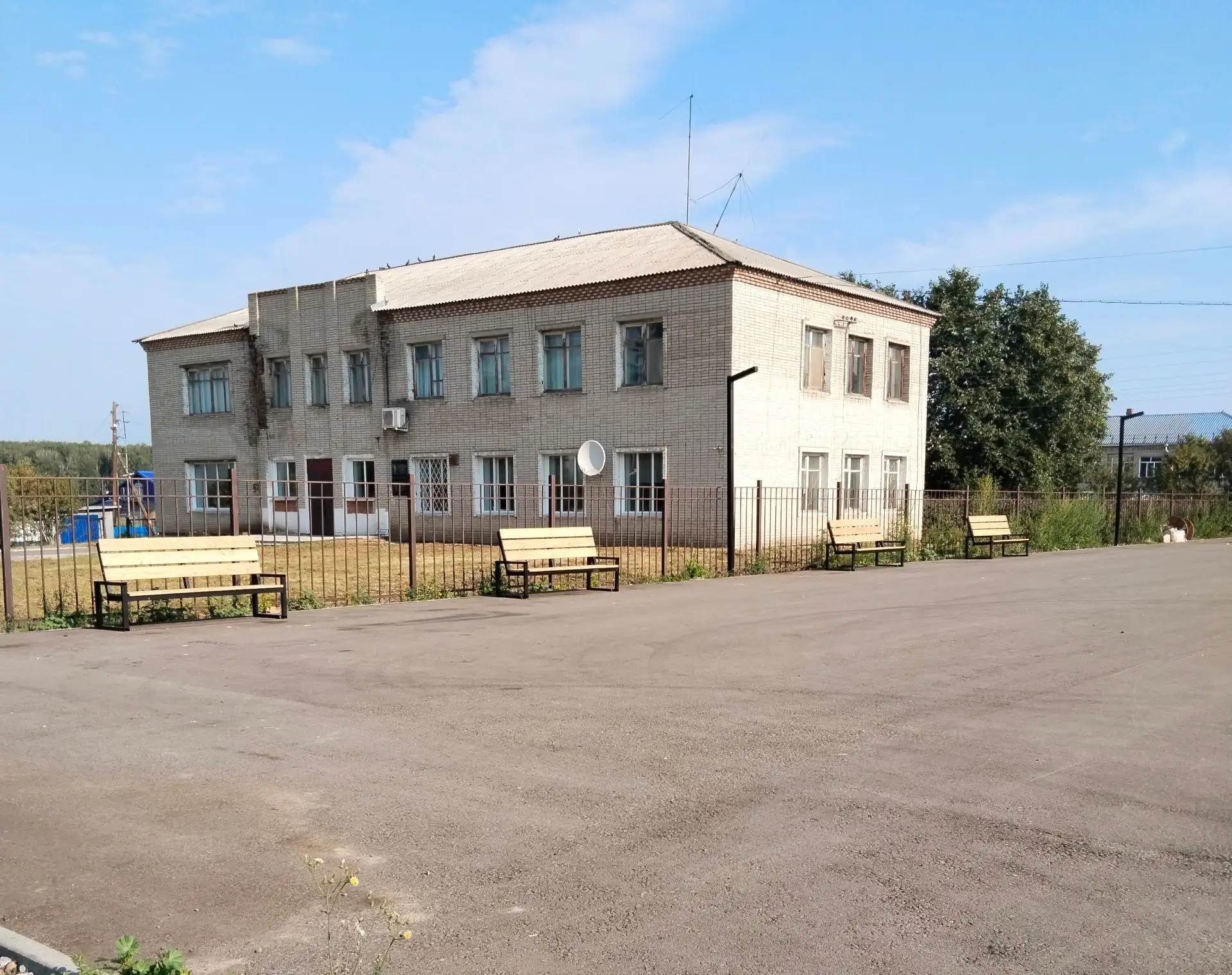 ⚡В парке культуры и отдыха с. Медведское продолжается благоустройство территории: устан...