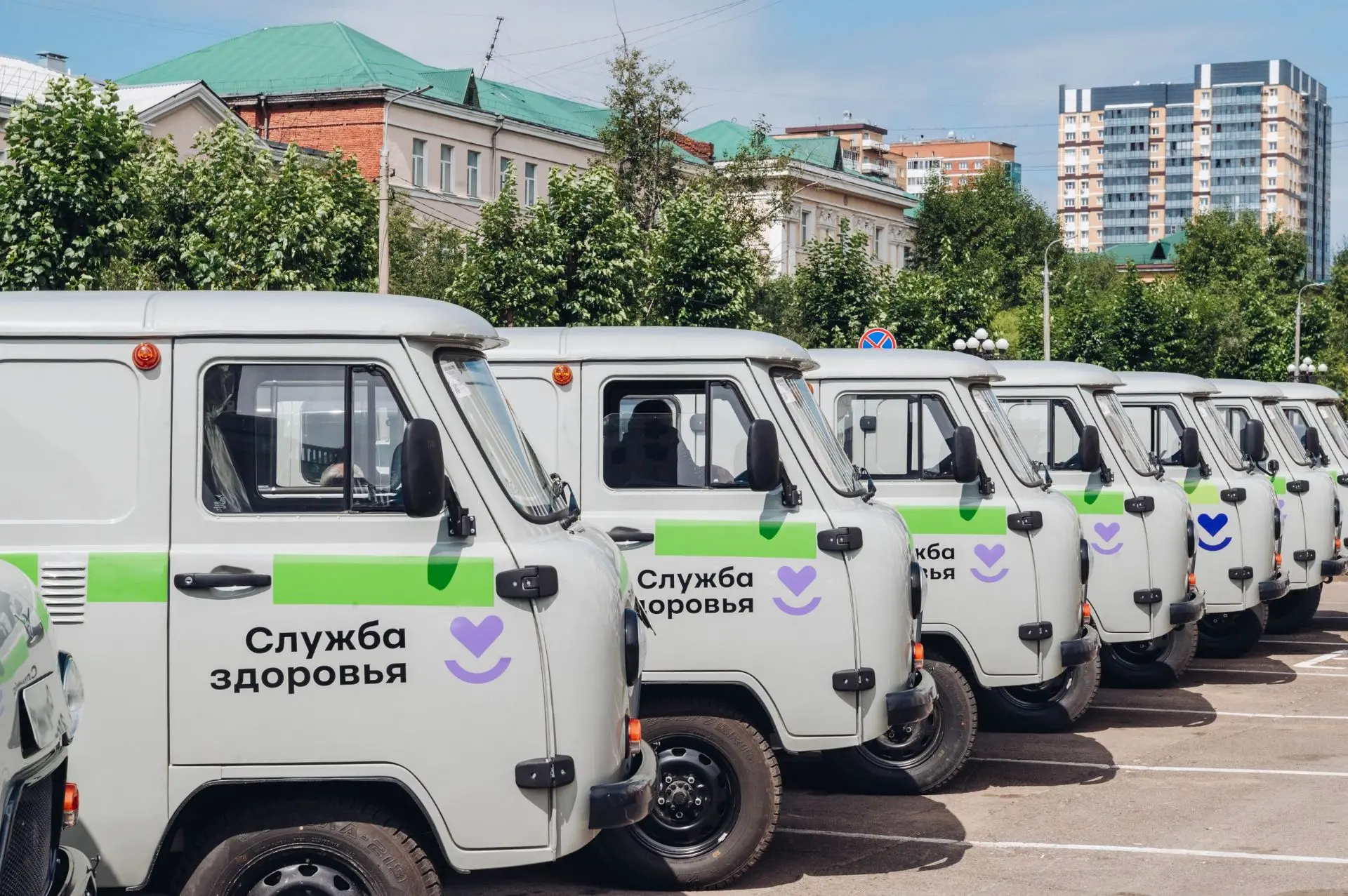 Сегодня вместе с минздравом 26 новых УАЗов передали в районные амбулатории и ФАПы. Отве...
