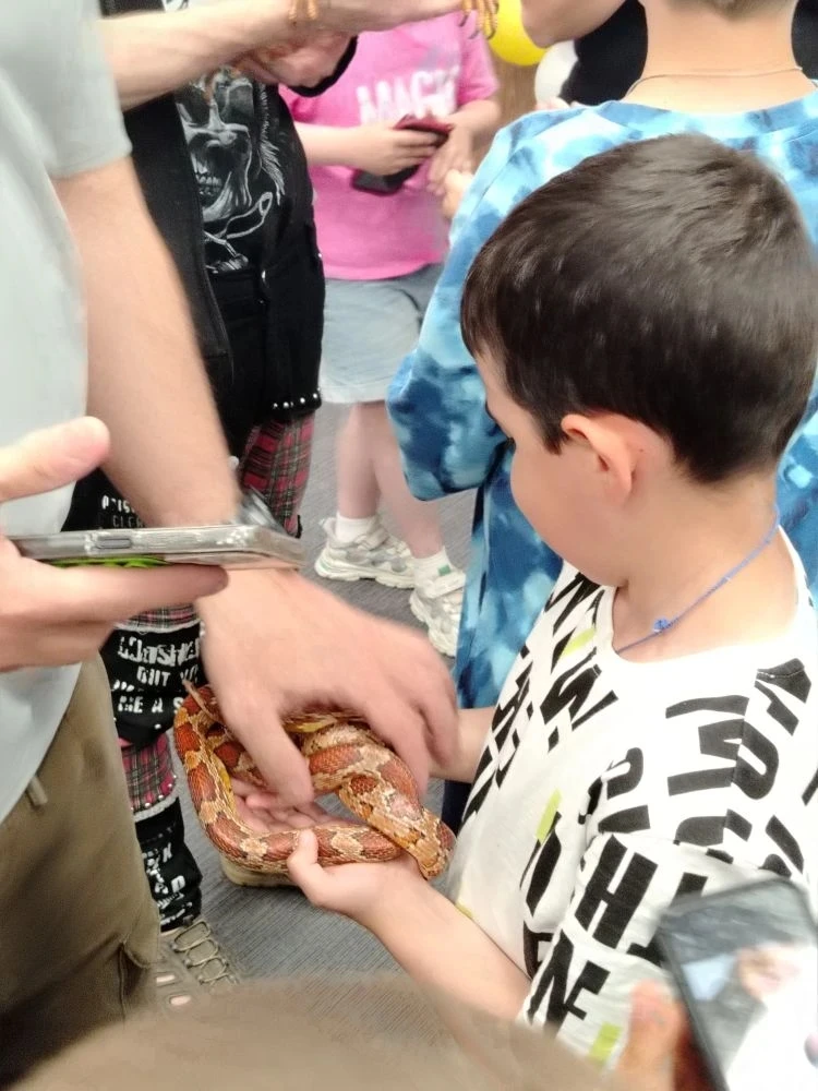 🔥 У кого чешуя, усы и 8 лап? А у нас!

Ребята из нашего пришкольного лагеря посетили невероятную вы