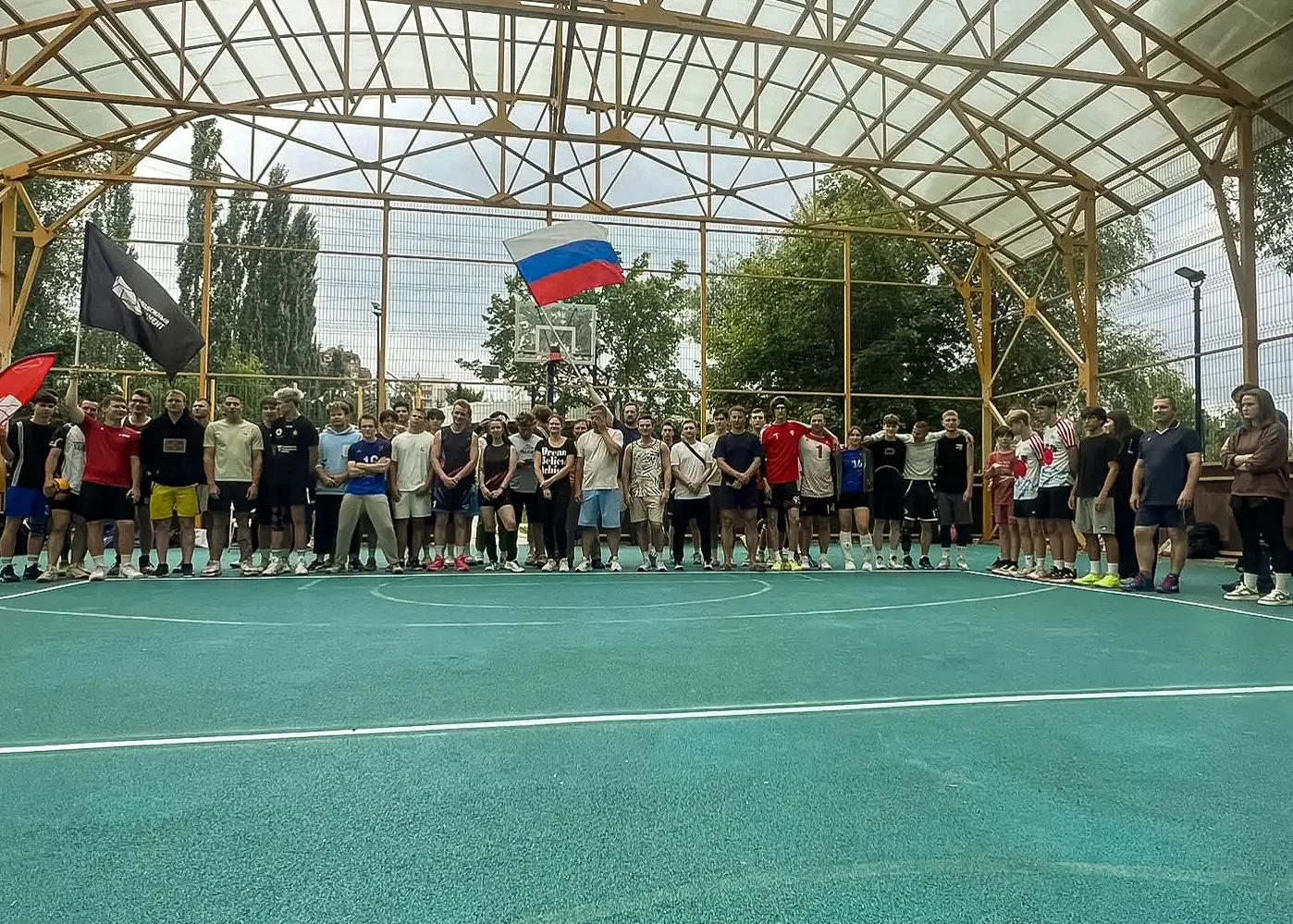 В районе Гольяново прошел волейбольный турнир

Мероприятие собрало любителей активного отдыха и кома
