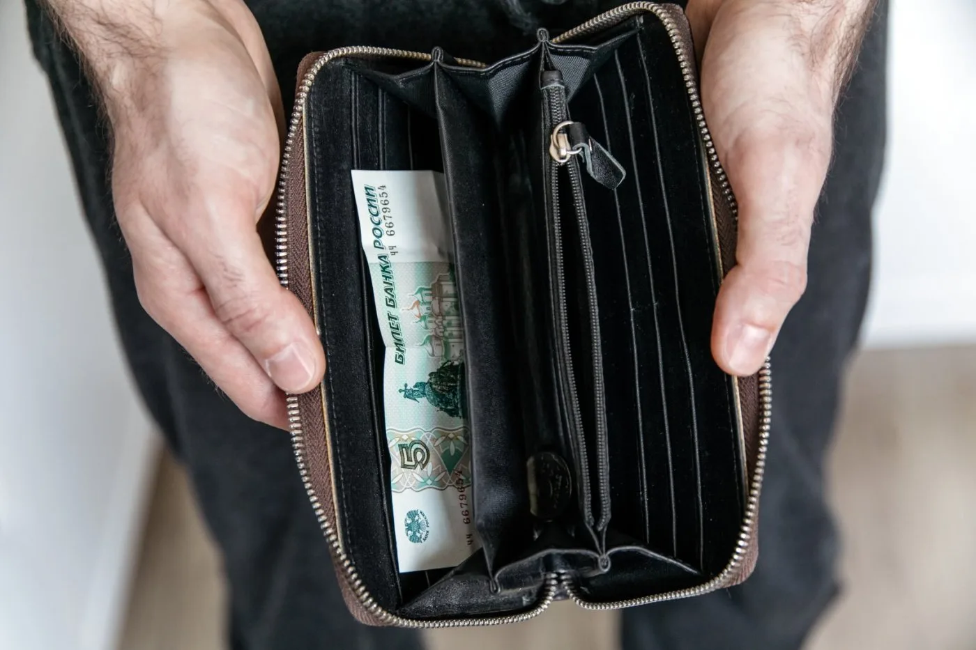Житель Радужного вернет государству 350 тысяч рублей, полученных по соцконтракту