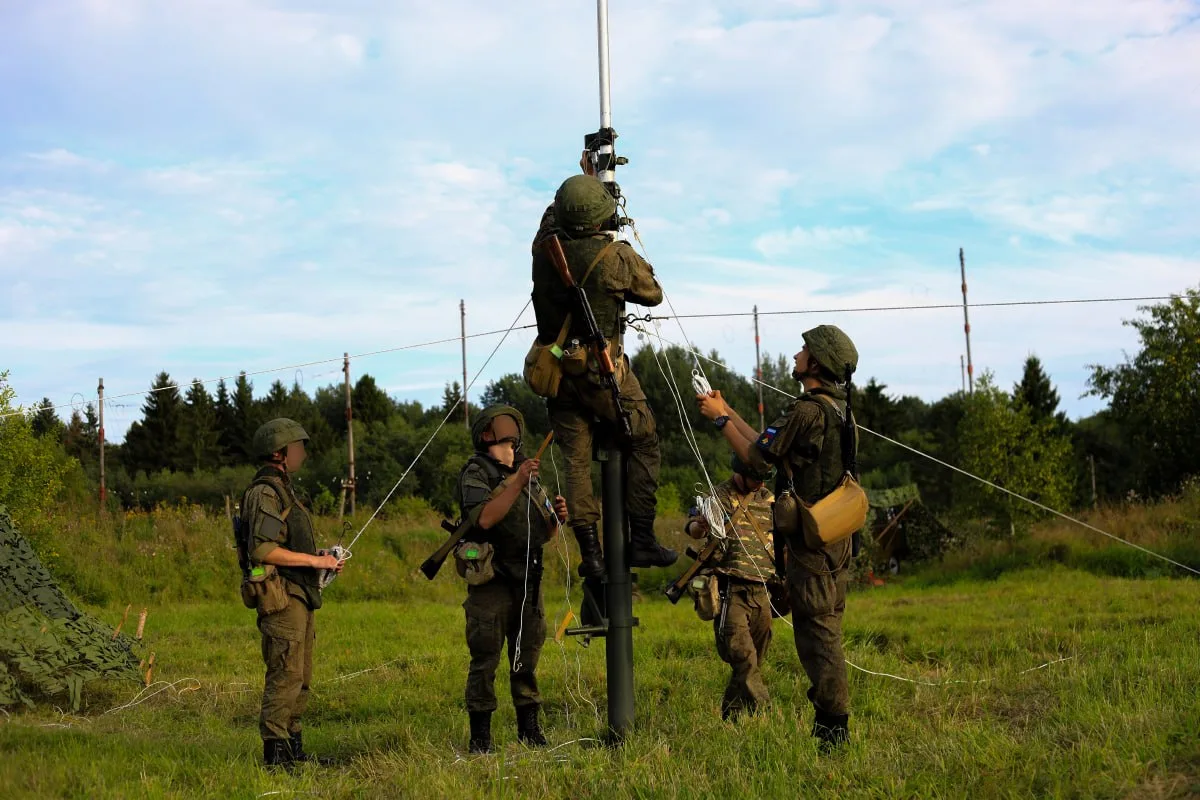 На полигоне Ленинградского военного округа завершились специальные учения отдельной бри...