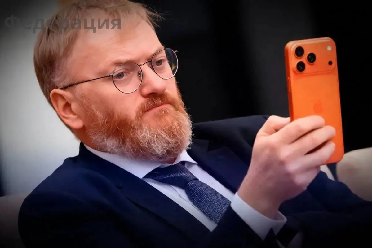 Мне предлагали рекламный контракт на новый вишнёвый iPhone 18 Pro, но я отказался, пото...